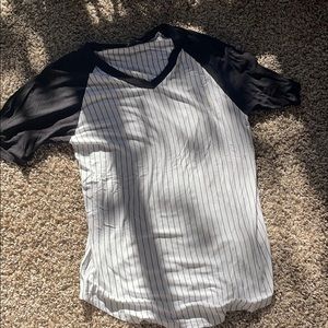 Baseball tee